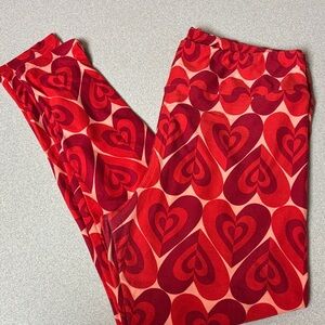 LuLaRoe Red Heart Patterned Leggings size TC